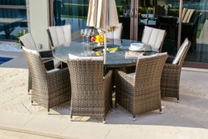 outdoor dining furniture