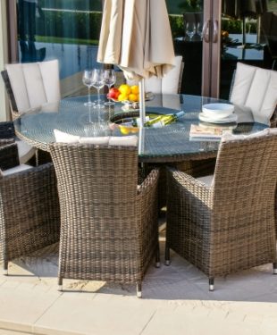 outdoor dining furniture